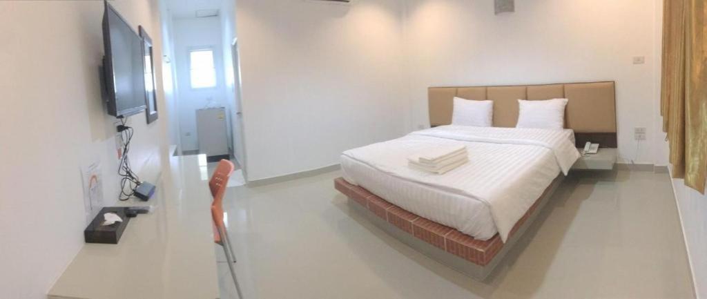 The Phant Hotel Surin Exterior photo